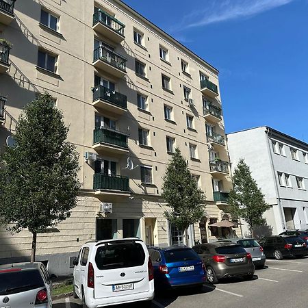 Brand New, Design Apartment Jojo, Oldtown, Balcony Братислава Екстериор снимка