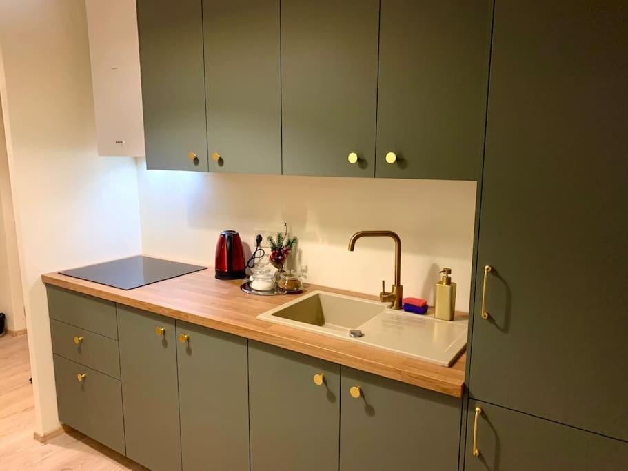 Brand New, Design Apartment Jojo, Oldtown, Balcony Братислава Екстериор снимка