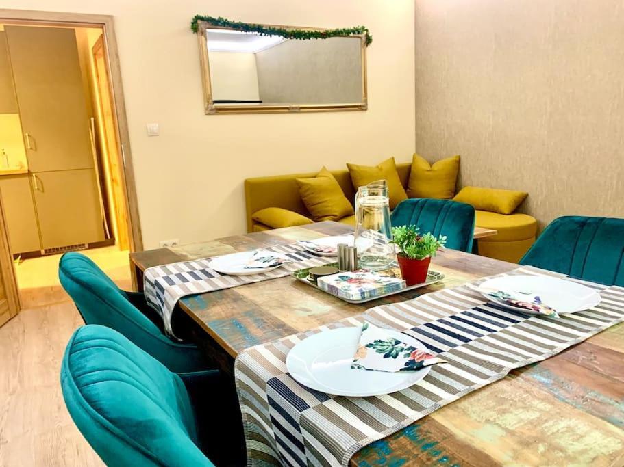 Brand New, Design Apartment Jojo, Oldtown, Balcony Братислава Екстериор снимка
