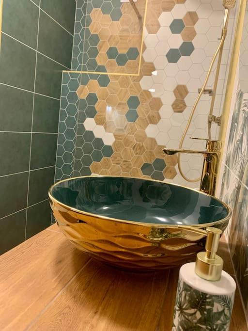 Brand New, Design Apartment Jojo, Oldtown, Balcony Братислава Екстериор снимка