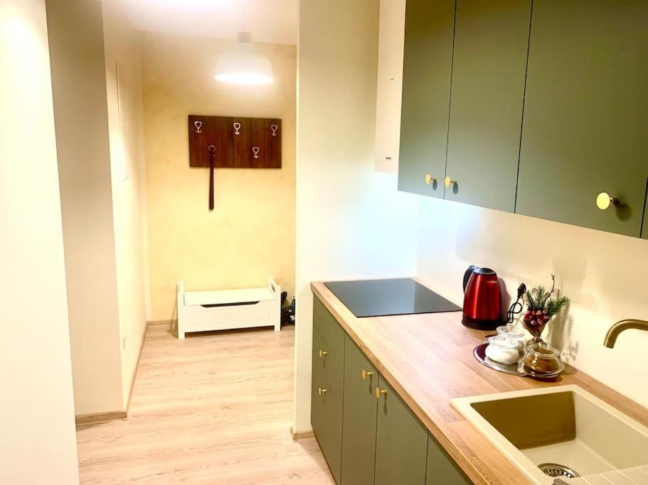 Brand New, Design Apartment Jojo, Oldtown, Balcony Братислава Екстериор снимка