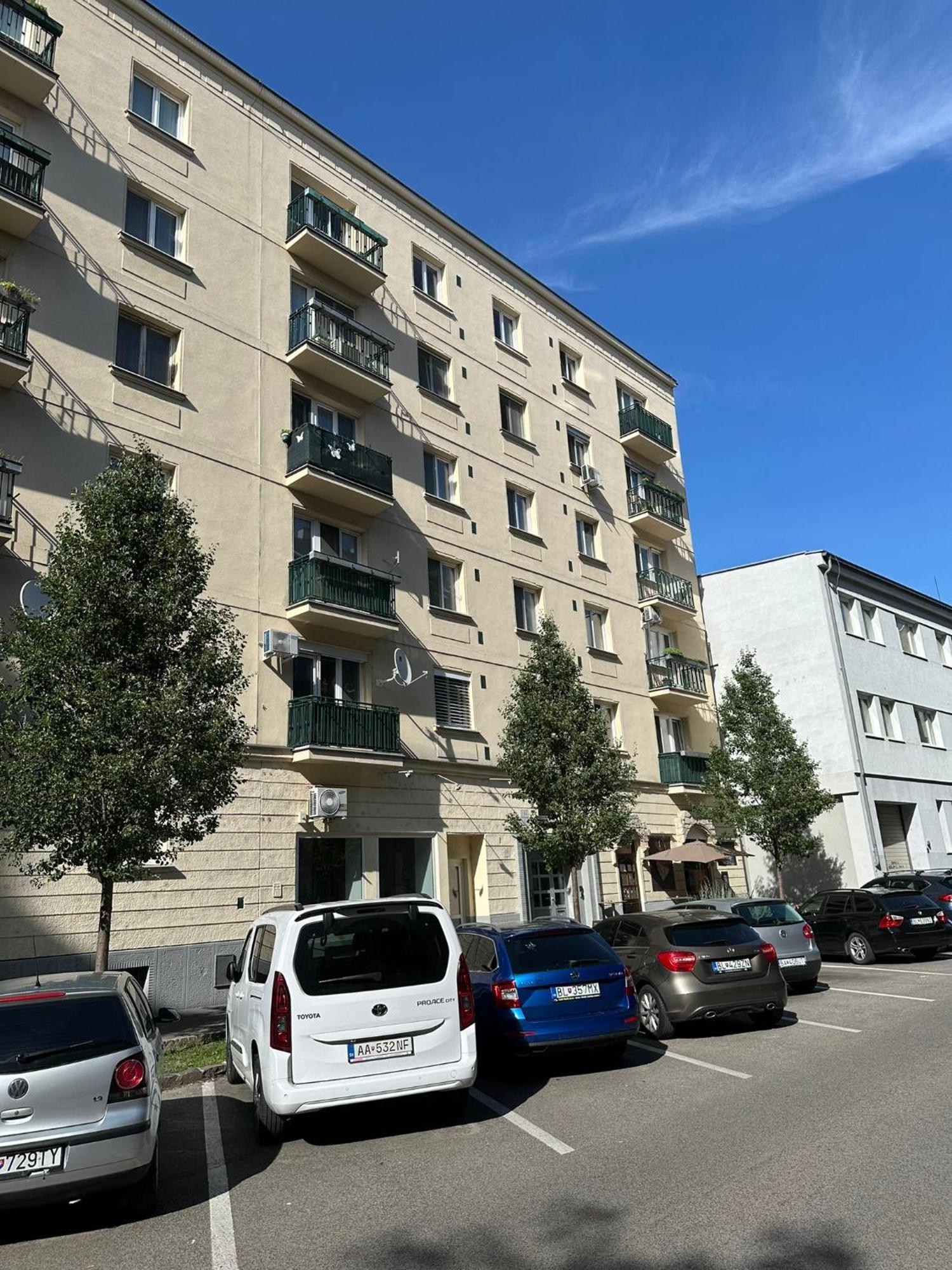Brand New, Design Apartment Jojo, Oldtown, Balcony Братислава Екстериор снимка